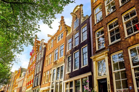 Stijging prijzen Nederlandse woningmarkt begint af te vlakken